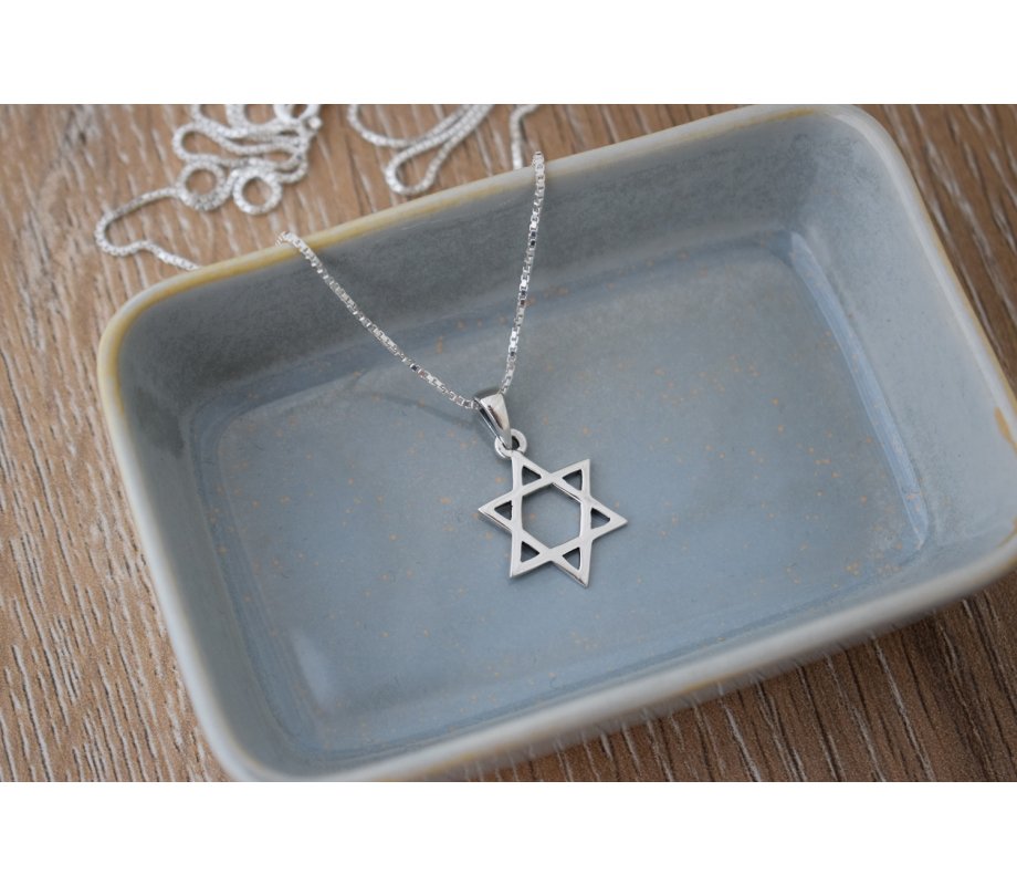 AJDesign Classic Sterling Silver Star of David Pendant with Chain